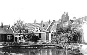 Dubbele Buurt 10/12, Koog a/d Zaan; in 1937 verplaatst naar Openlucht Museum te Arnhem.